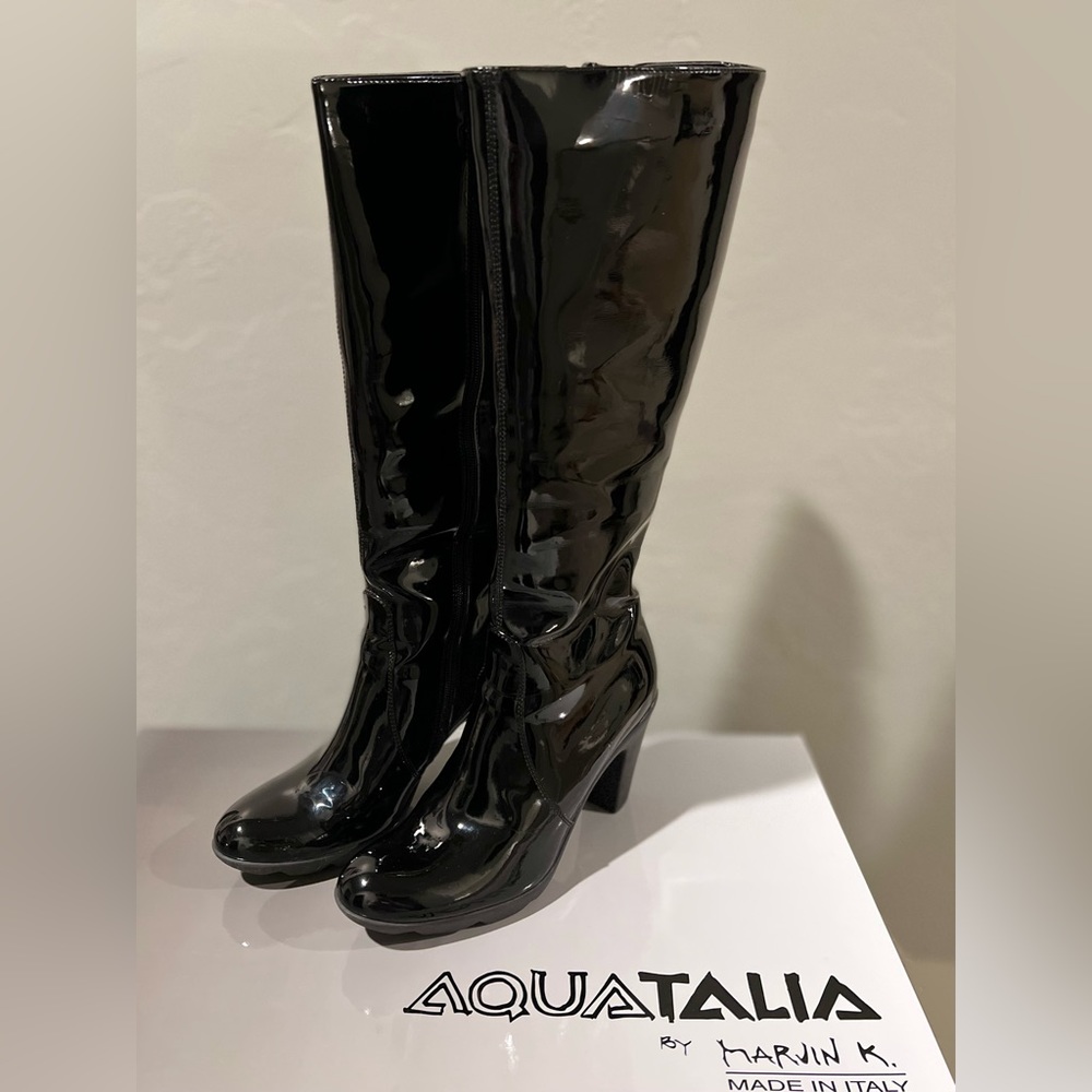 Aquatalia tall black patent weatherproof boots - made in Italy. 🦋🦋 lining